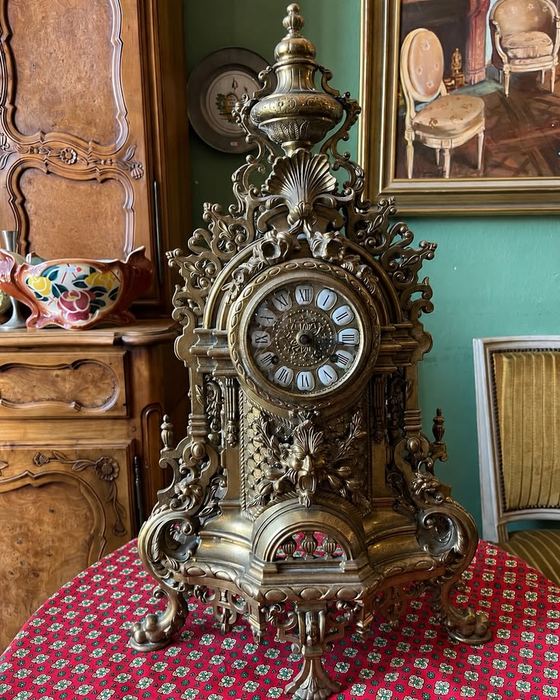 Ornate antique bronze mantel clock